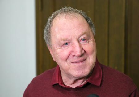 Актер Владимир Стеклов высказался о слухах по поводу онкологии