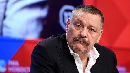 «С позором погнали»: певица Кравец о судьбе «спившегося» Назарова в Каннах