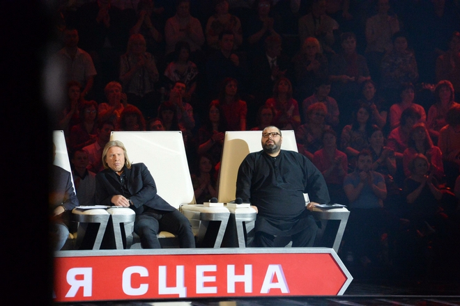 Макс Фадеев (справа)