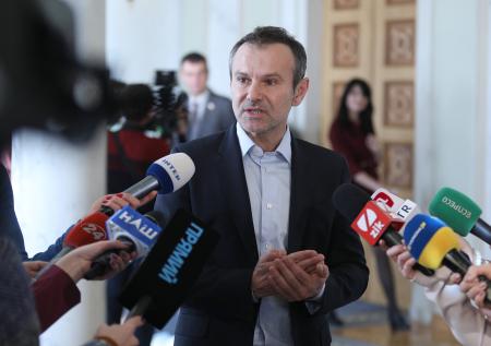 Вакарчук рассказал о трёх способах разрешения конфликта в Донбассе