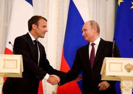 Макрон подчеркнул важность сохранения стратегического диалога с РФ