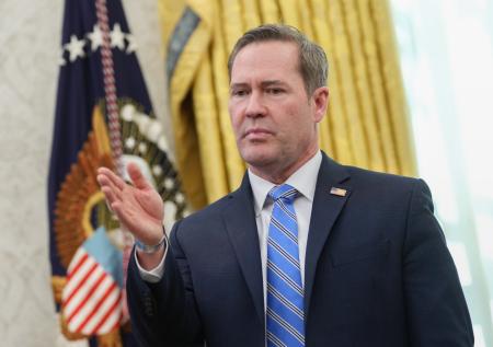 В США раскрыли, какие темы обсуждал Уолтц в чатах мессенджера Signal