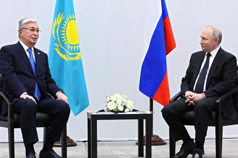 Президент России Владимир Путин с президентом Казахстана Касым-Жомартом Токаевым