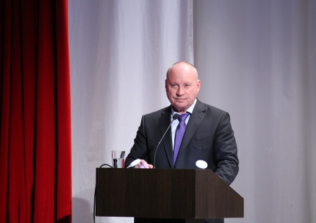 Глава Волгограда разрешил чиновникам работать меньше и хуже