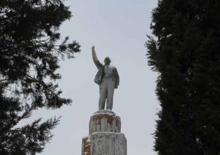 На Урале Ленина и Екатерину II переодели в Деда Мороза и Снегурочку
