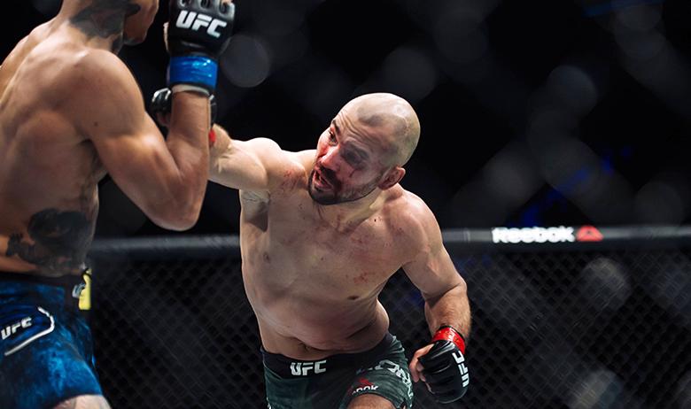 Боец UFC Артём Лобов