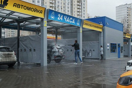 Стало известно, как часто россияне моют свой автомобиль