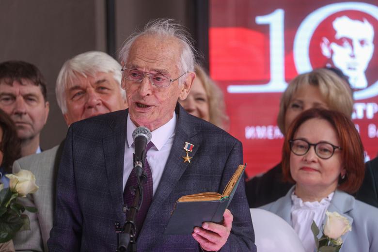 Василий Лановой