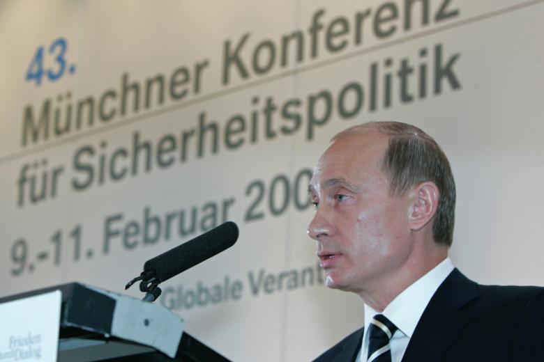Владимир Путин во время выступления на 43-й Мюнхенской конференции в 2007 году
