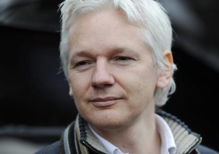 ФБР обнародовало документы об общении советника Трампа с Джулианом Ассанжем