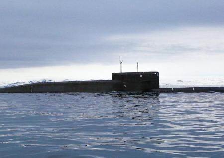 Четырнадцать подводников погибли на субмарине в водах РФ