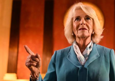 76-летняя королева Камилла собрала коллекцию уникальных сумок 