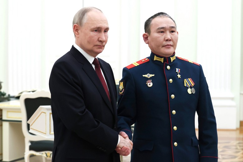 Церемония награждения государственными наградами Российской Федерации. Звание Героя Российской Федерации присвоено младшему сержанту Андрею Григорьеву