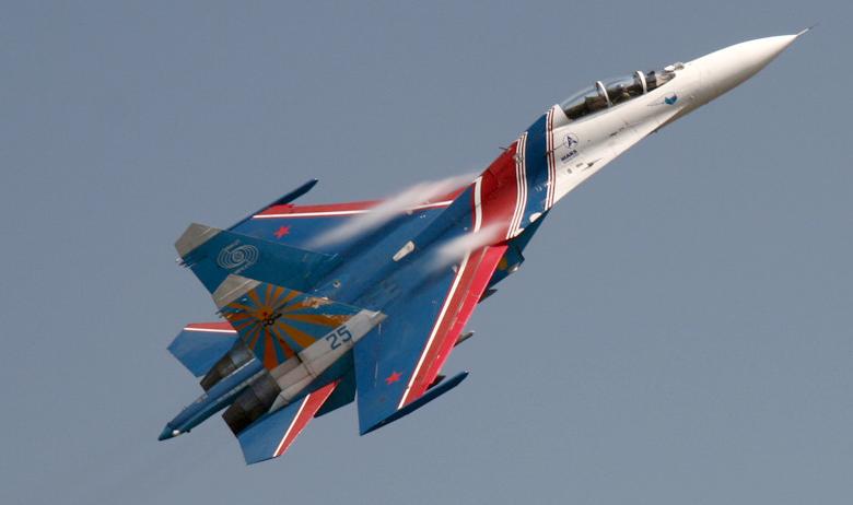 Самолет Су-27 
