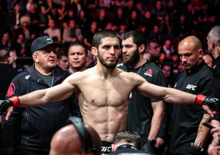 Хабиб не поможет: Махачев будет защищать титул UFC без лучшего друга