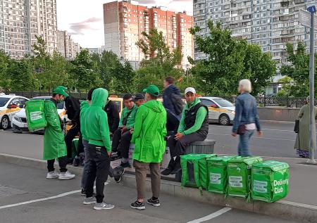 Курьерская доля: почему бунтуют доставщики еды