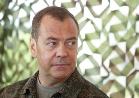 Медведев рассказал анекдот о независимости Финляндии и Ленине