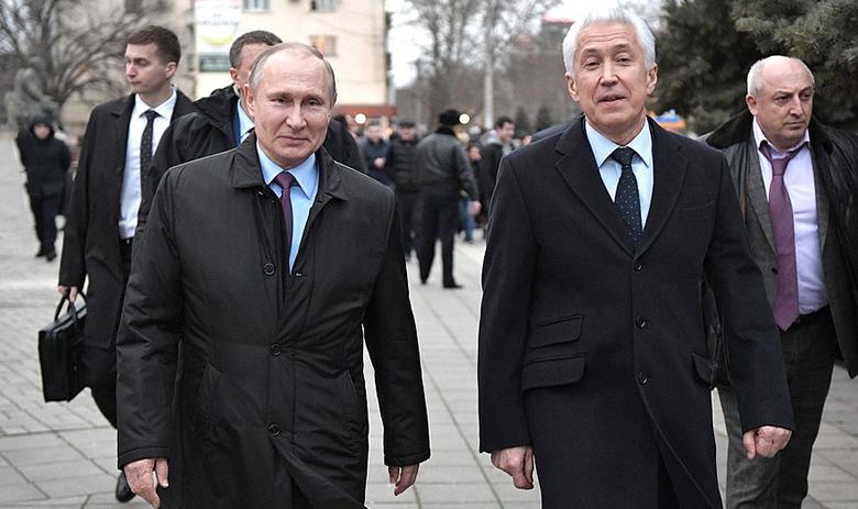 Президент РФ Владимир Путин и Владимир Васильев