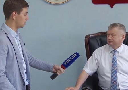 СФ выступил за отставку избившего журналиста чиновника из Хакасии