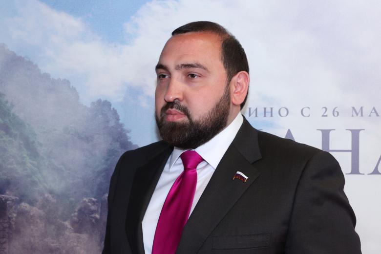 Султан Хамзаев