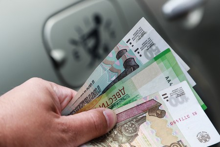 Как уменьшить расход бензина и сэкономить: 5 советов автовладельцам