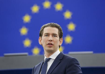 У доверенных лиц канцлера Австрии прошли обыски