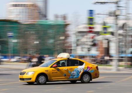 У «Яндекс.Такси» и Uber произошел сбой