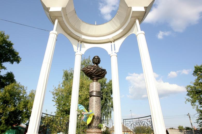 Памятник Марине Цветаевой в Татарстане