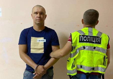 Телеведущую избили и пытались изнасиловать на глазах у сына