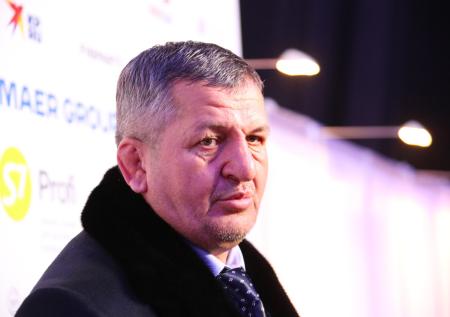 Отец Нурмагомедова прокомментировал призыв Кашина отправить его сына в село