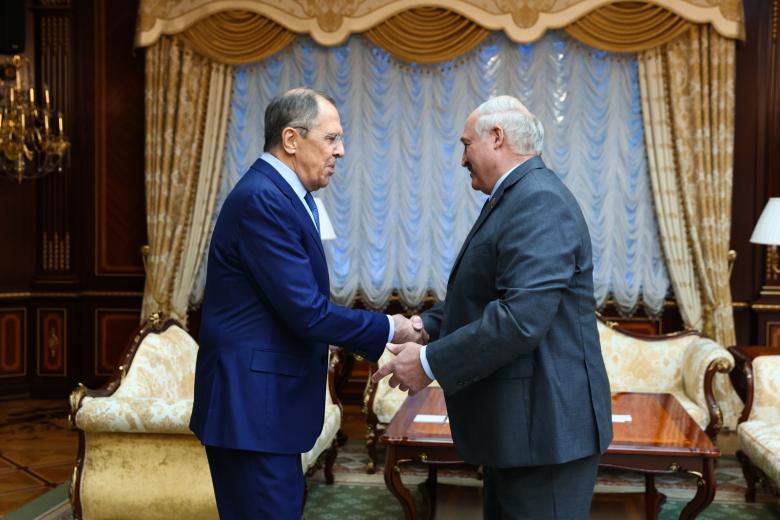 Министр иностранных дел РФ Сергей Лавров во время встречи с президентом Белоруссии Александром Лукашенко в Минске
