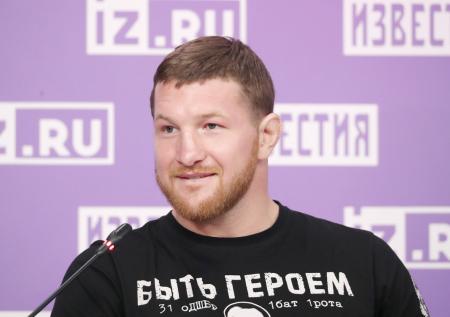 Собиравшийся в зону СВО боец Минеев рассказал, почему еще не уехал туда