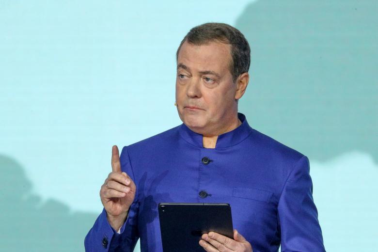 Дмитрий Медведев