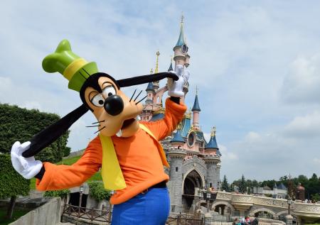 Парижский Disneyland откроется 15 июля