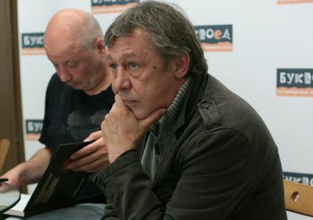 Физиономист и психолог оценили, врёт ли Ефремов на видео с извинениями