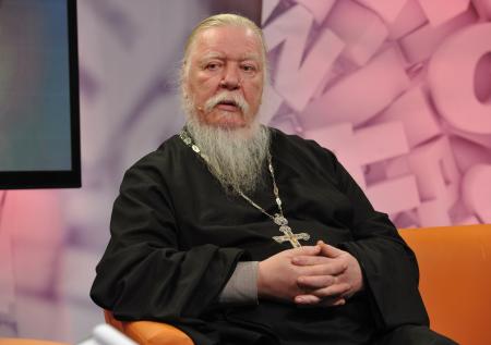 Протоиерей Смирнов вылечился от COVID-19