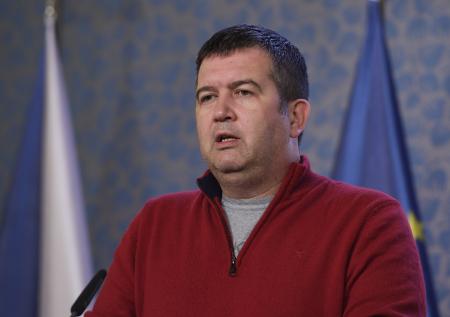 Вице-премьера Чехии Гамачека допросят из-за поездки в Москву