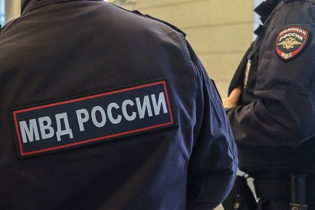 Мигранты избили семейную пару и участника СВО из-за гаража