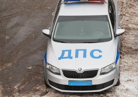 В Петербурге водитель арендованного авто на полной скорости врезался в фуру