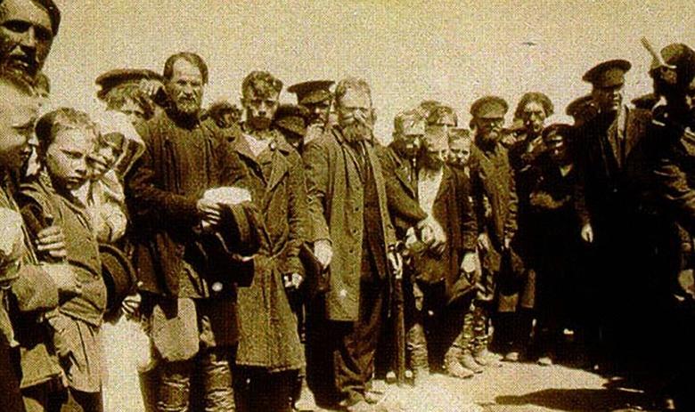 Жертвы давки на Ходынском поле во время торжеств по случаю коронования Николая II