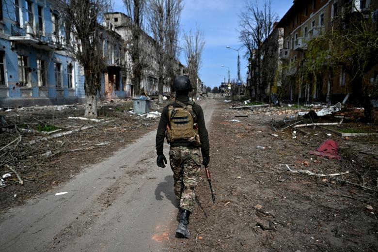 Боец ЧВК «Вагнер» в центре Артемовска