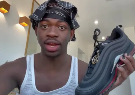 Рэпер Lil Nas X выпустил сатанинские кроссовки