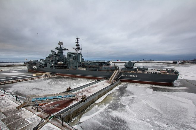 Эсминец "Беспокойный"