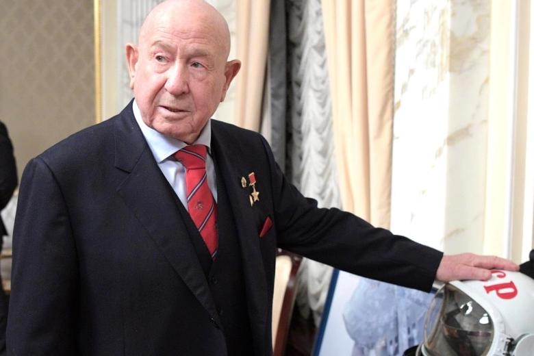 Алексей Леонов