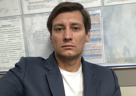 Силовики задержали Дмитрия Гудкова