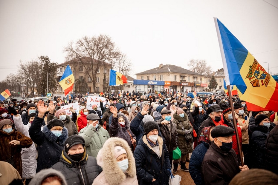 Протесты в Молдавии, люди требуют отставки правительства