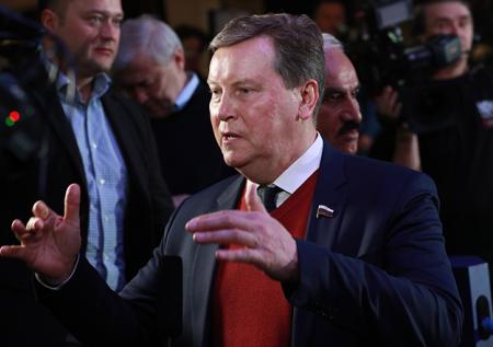 В Госдуме предложили уравнять зарплаты депутатов и обычных россиян