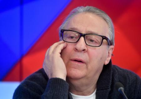 «Жалкое зрелище»: Хазанов раскритиковал Павла Волю за мат