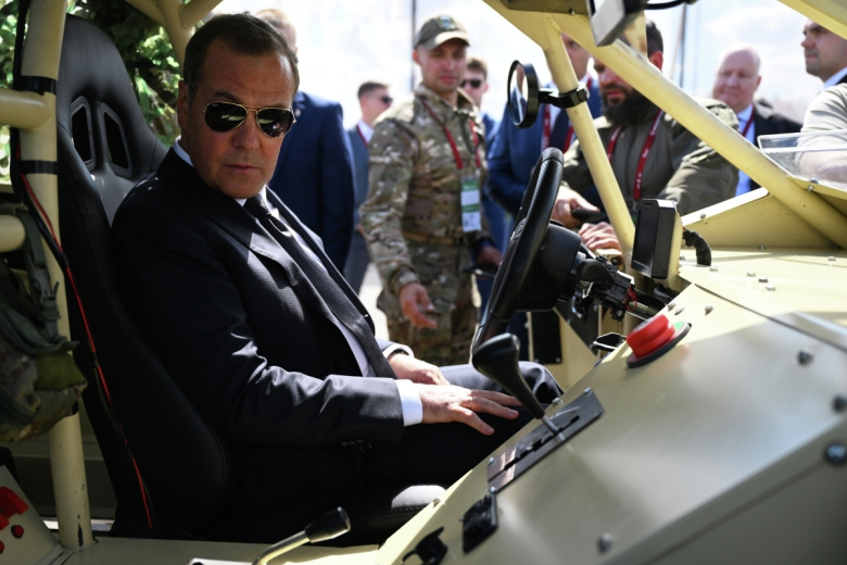 Заместитель председателя Совета безопасности РФ, председатель партии «Единая Россия» Дмитрий Медведев на Международном военно-техническом форуме «АРМИЯ-2023» в Конгрессно-выставочном центре «Патриот»