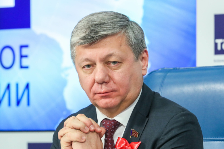 Дмитрий Новиков